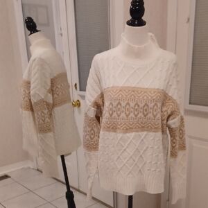4/$80 Cozy White, Cream & Tan Sweater - Size Small